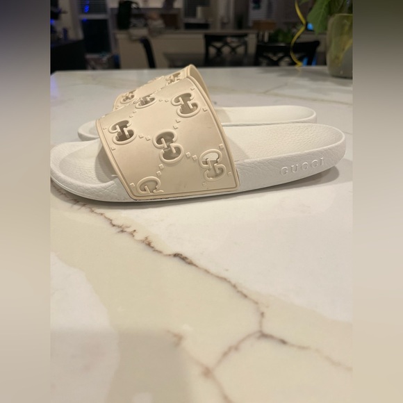 White and Cream Gucci Slides - Picture 6 of 6